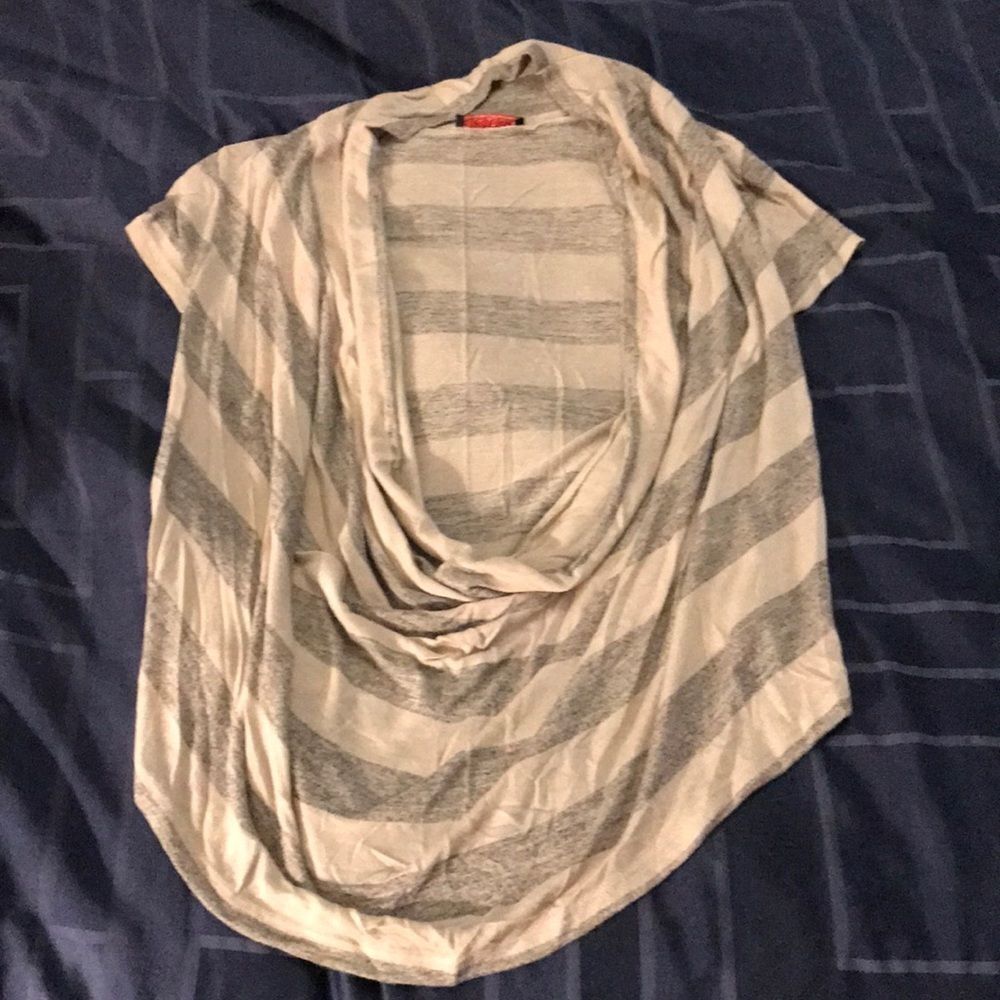 Scoop neck top